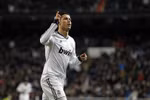 Phil Jones: Chìa khóa để chặn đứng Cristiano Ronaldo