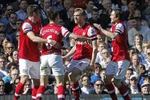 Tiêu điểm Fulham 0-1 Arsenal: Schwarzer đạt cột mốc 500 trận