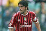 Nesta, Gattuso, Inzaghi đồng loạt 'tháo chạy' khỏi Milan