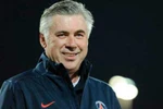 Ancelotti dạy học trò làm... ca sĩ