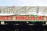 Bi hài chuyện... lắp nhầm biển tên khán đài Ferguson