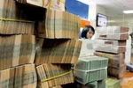 Doanh nghiệp lớn, nhỏ viện đủ "chiêu trò" để nợ lương nhân viên