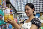 "Tuýt còi" đại lý, siêu thị bán sữa trẻ em vượt giá trần