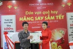 Tưng bừng nhận quà đón Xuân tại các TTTM Vincom Mega Mall
