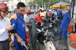  Mỗi lít xăng, người dân gánh 8.400 đồng tiền thuế