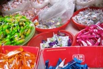 Cuối năm, bánh kẹo Trung Quốc đắt hàng vì… rẻ