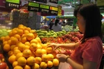 Người bán lẻ khẳng định "cam Vinh", chợ đầu mối bảo "cam TQ"