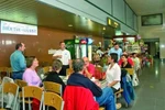 Sân bay Nội Bài, dịch vụ vẫn "chém" khách nước ngoài