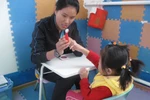 Bố mẹ là bác sĩ khoa nhi, con tự kỷ