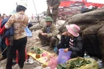 "Thuốc bổ" chết người bày bán như rau ở chợ quê