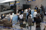Sân bay Tân Sơn Nhất yếu kém, khắc phục bằng cách nào?