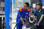 18h30 hôm nay, giá xăng tiếp tục tăng thêm 650 đồng/lít 