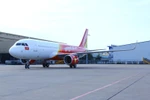 Cận cảnh máy bay Airbus thứ 2 của Vietjet đáp xuống Tân Sơn Nhất