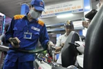Doanh nghiệp xăng dầu kêu lỗ 800 đồng/lít