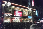 Đang ăn KFC, một thực khách đột tử