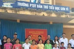 12 tấn sữa Cô Gái Hà Lan đến với học sinh vùng biên giới