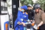Chuyên gia kinh tế: 'Giá xăng còn có thể giảm tiếp'
