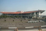 Bộ trưởng Đinh La Thăng chỉ ra "nhiều bất cập" ở sân bay Nội Bài