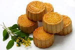 Bánh trung thu đội giá 300%: Khách hàng phải "ăn" thương hiệu quá đắt 