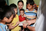 Gia đình mâu thuẫn, to tiếng vì tiền lì xì của... con trẻ
