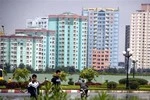 Người mua nhà nên tin lời Bộ trưởng Xây dựng hay Chủ tịch TP.HN?