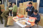  Bắt giữ gần 1.500 hộp bánh quy độn nhựa và bìa cáctông