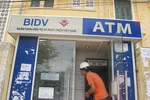 Bực tức như rút tiền ATM ngày lễ 30/4