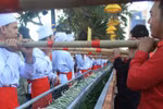 Xem lò nấu bánh tét dài kỷ lục 37m dịp Tết 2012