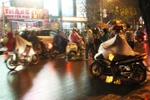"Lạnh gáy" khi xem quá trình người Hà Nội sang đường
