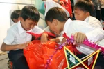 Chùm ảnh: Học sinh đảo Lý Sơn với "Trung thu kết nối yêu thương"