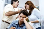 Trẻ nói tục, chửi bậy: Sáu nguyên nhân khiến con hư tại... bố