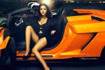 Chân dài Trung Quốc tỏa sắc bên siêu xe Lamborghini cá tính