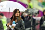 Bồ Pique làm nóng khán đài, bạn gái Casillas 'thiêu đốt' mặt đất