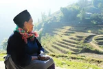 Sa Pa quyến rũ với váy áo người Mông