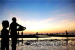 Góc ảnh: Mê mẩn vẻ đẹp bình minh trên biển Thuận An (Thừa Thiên Huế)
