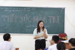 Hiệu trưởng ở Hải Phòng tặng quà, dặn dò học sinh trước kỳ thi vào lớp 10