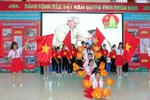 Học sinh Trường Trung học cơ sở Trần Hưng Đạo bày tỏ lòng kính yêu Bác Hồ