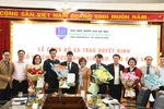 Trường ĐH Giáo dục trao quyết định bổ nhiệm chức danh GS, PGS cho 5 nhà giáo