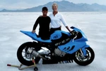Siêu mô tô BMW lập kỷ lục chạy 330 km/h