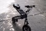 Sửng sốt với xe đạp điện gấp gọn như vali 'made in VietNam'