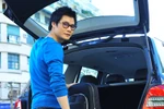 Ngắm xế sang tiền tỉ của ca sĩ điển trai Quang Dũng