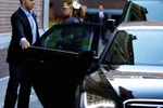 Lady Gaga lái Audi A8 dạo phố