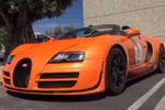 Bugatti Veyron Grand Sport Vitesse màu cam lướt như bay trên phố