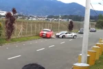 'Bò' Lamborghini Gallardo 'húc' Ford Mustang GT500 trên đường đua