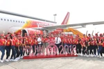 Dàn người đẹp dự thi Hoa hậu Việt Nam rạng rỡ trên chuyến bay Vietjet 