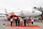 Vietjet ra mắt tàu bay mới mang biểu tượng du lịch đất nước chùa vàng