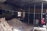 Trường Nà Ớt vẫn ngập bùn đất, mượn nhà văn hóa thôn để khai giảng