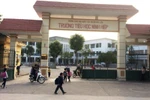 Trường tiểu học Ninh Hiệp "đánh úp" bán sách, bán bút cho học sinh giá cao