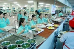 Giải pháp nào để công nhân hết lo tổn hại sức khỏe từ suất ăn tập thể?