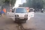 Xe chở học sinh tiểu học bốc cháy